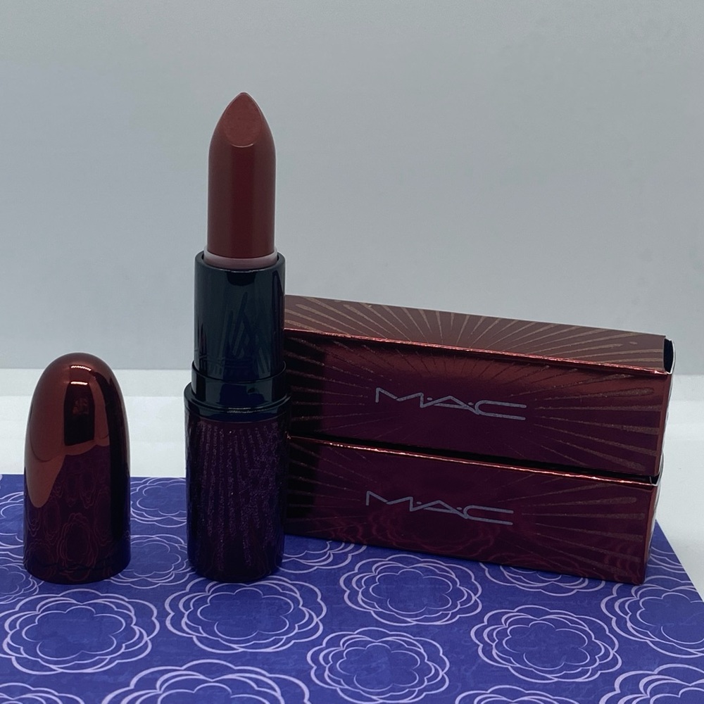 MAC Amplified Crème Lipstick Dubonnet | New in box